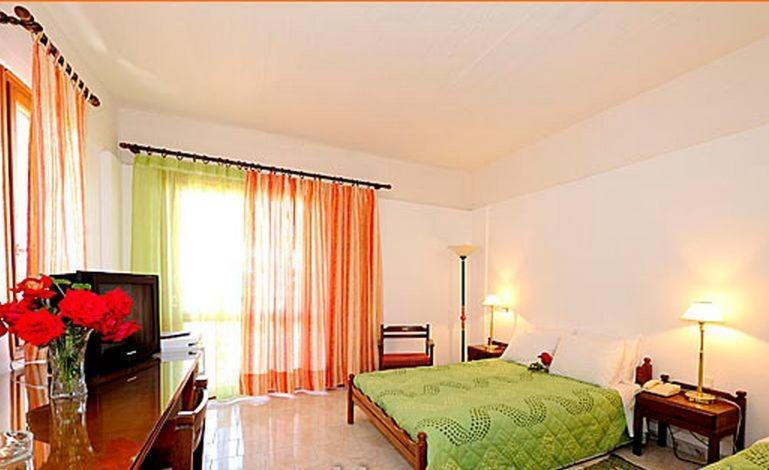 Chronis Rooms & Apartments Adamantas  Ruang foto