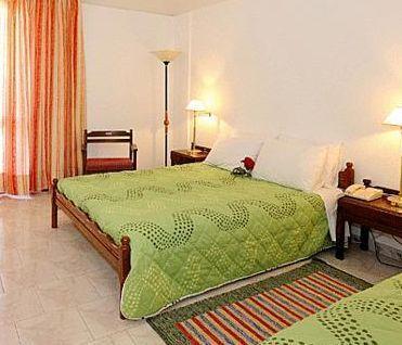 Chronis Rooms & Apartments Adamantas  Bagian luar foto