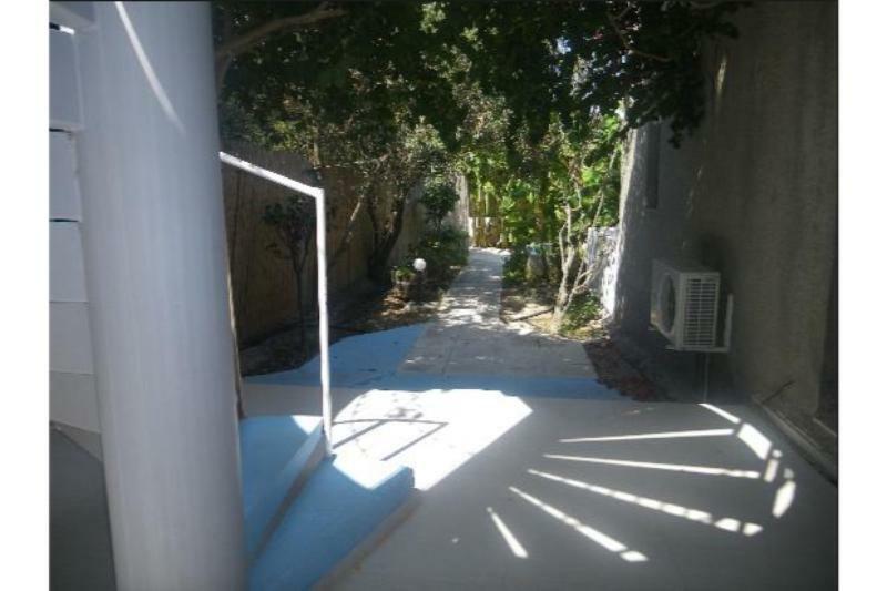 Chronis Rooms & Apartments Adamantas  Bagian luar foto